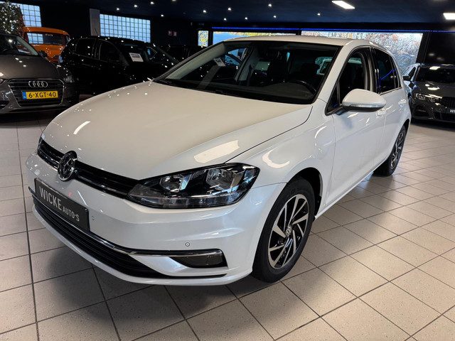 Volkswagen Golf 1.0 TSI Comfortline 85 KW 6 bak Navigatie Cruise control