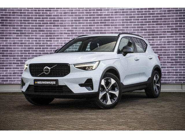 Volvo XC40 2.0 B4 Plus Dark