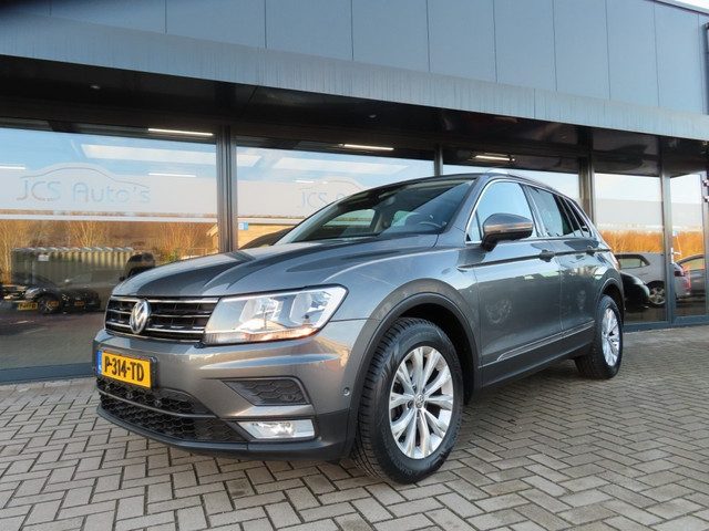 Volkswagen Tiguan 1.4 TSI ACT Acc Camera Leder Pano Trekhaak 2017