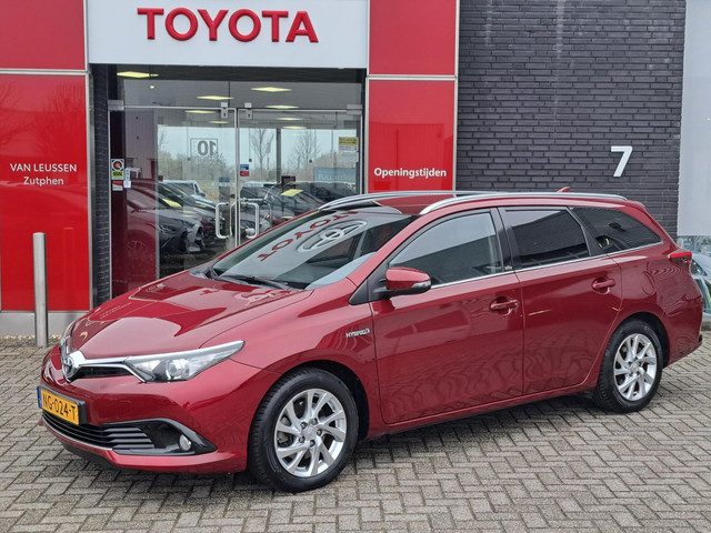 Toyota Auris Touring Sports 1.8 Hybrid Vulcano Edition
