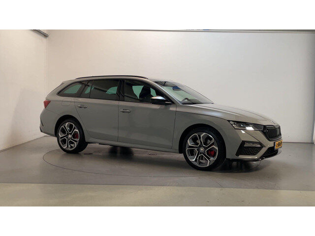 Škoda Octavia Combi 1.4 TSI RS iV PHEV Business RS Navigatie Camera Stoelverwarming DAB+