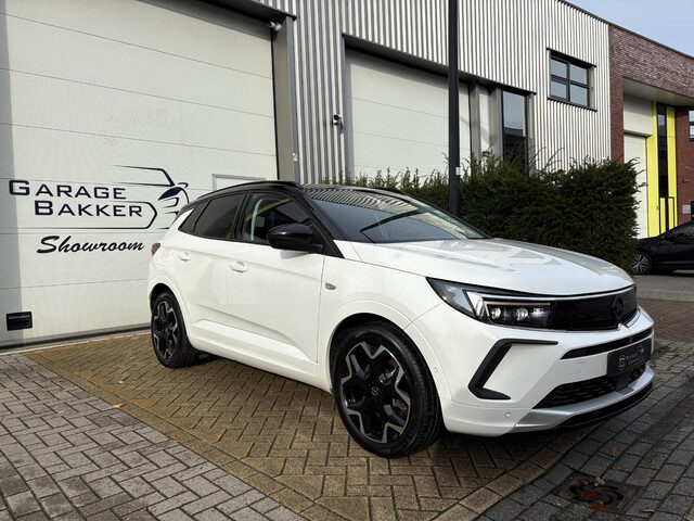 Opel Grandland 1.6 Turbo Plug-In Hybrid 4x4 Ultimate