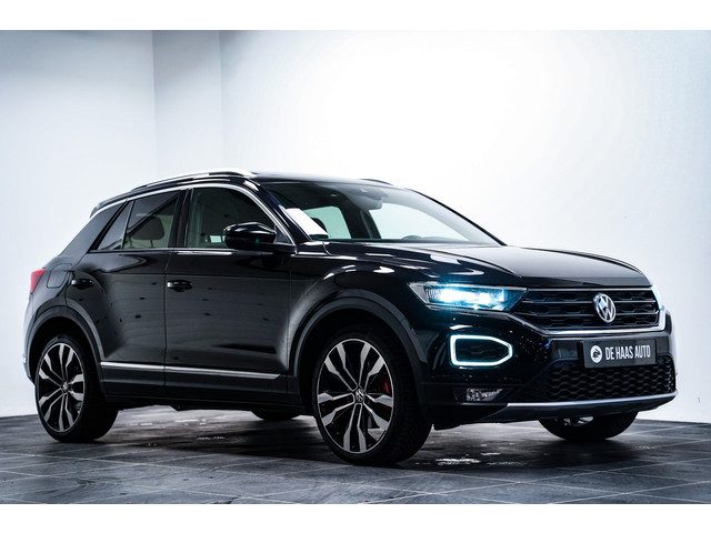 Volkswagen T-Roc 1.5 TSI Sport|Pano dakTrekhaak|19 inch|Carplay|Camera