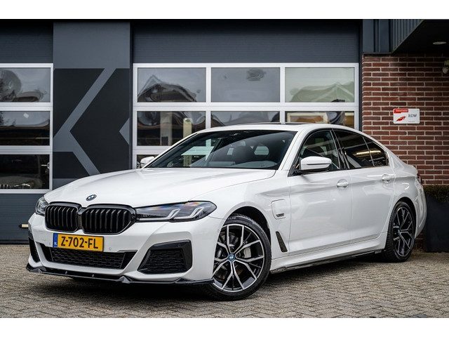 BMW 5 Serie touring 530 530e xDrive High Executive | M-Sport | Shadow | Panorama | Laser | Leder | C
