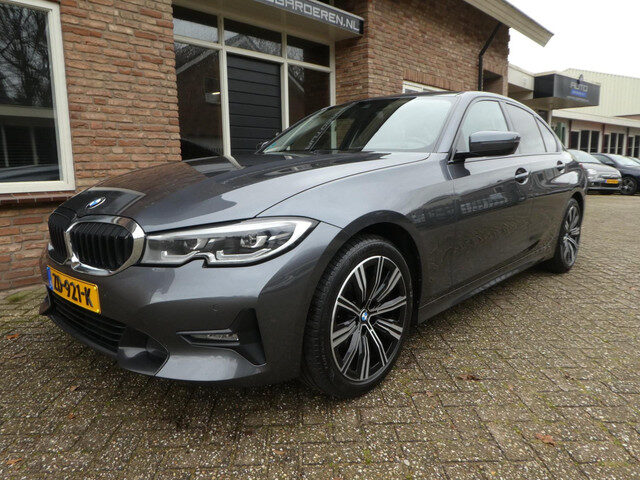 BMW 3 Serie 320d High Executive Edition Automaat / Leder / Head Up / Navi
