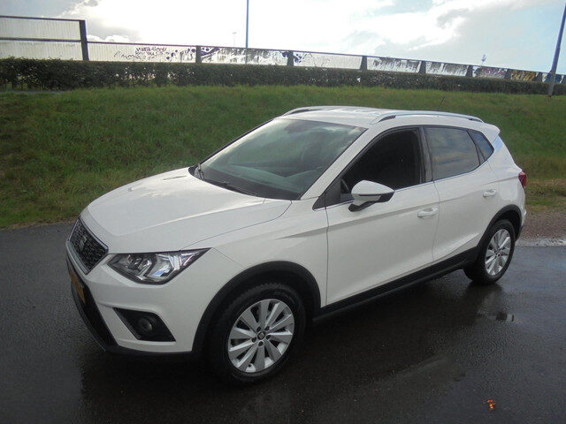 Seat Arona Seat Arona 1.0 TSI AUTOMAAT airco ecc lmv navigatie