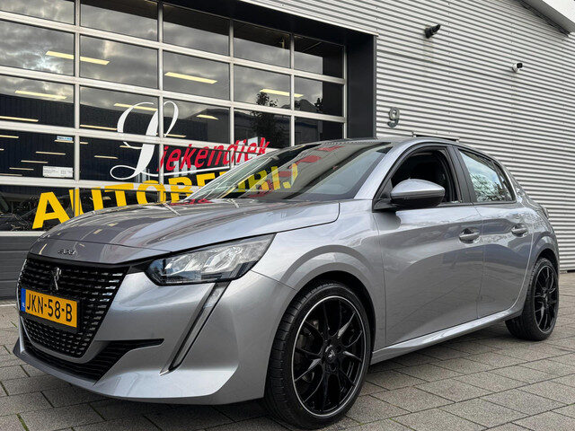 Peugeot 208 1.2 PureTech OutLaw Edition- Navigatie / Apple CarPlay I Airco I 18 inch Sport velgen I