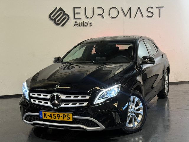Mercedes-Benz GLA 200 Premium Navi Cruise Camera Pdc Trekhaak Nieuwe Apk