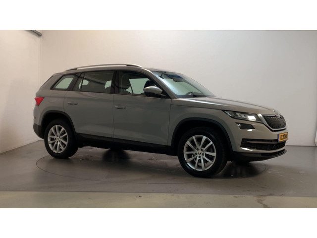 Škoda Kodiaq 1.5 TSI 150pk Business Edition Leder-Stof Camera Stoelverwarming Navigatie DAB+