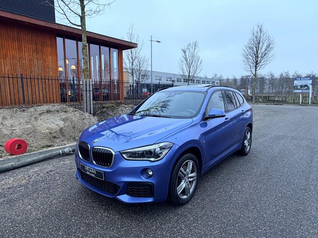 BMW X1 SDrive20i M- sport, panorama, trekhaak, HUD