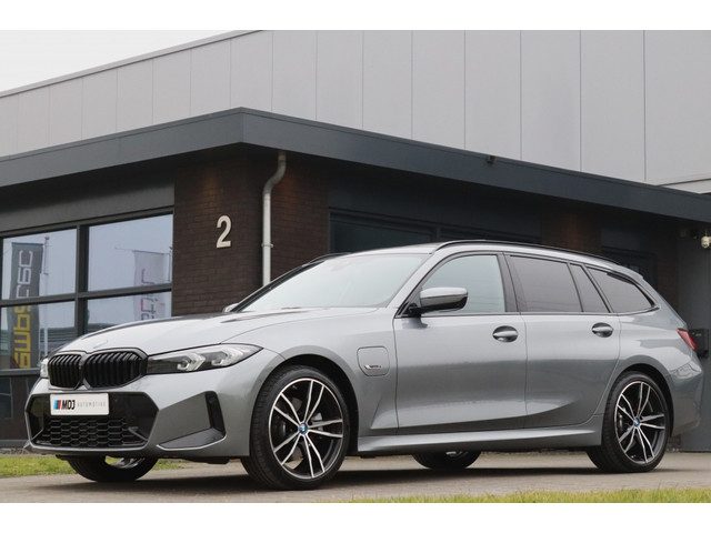 BMW 3 Serie touring 330e M Sport Pano Widescreen 360° 19 inch