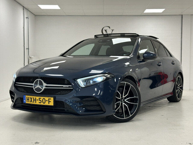 Mercedes-Benz A-Klasse AMG 35 4MATIC | Burmester | Panoramadak | 19'' AMG dubbelspaaks