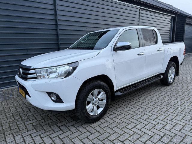 Toyota Hilux 2.4 D-4D-F Double Cab 4x4 Automaat 2 of 5 Pers. Camera
