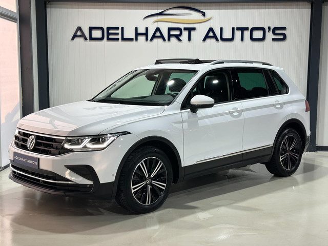 Volkswagen Tiguan 1.5 TSI Life 150 PK Face Lift Automaat / Panorama dak / Navigatie full map / Adapt