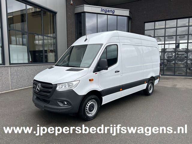 Mercedes-Benz Sprinter 317 CDI L2 H2 Automaat / 360 Camera / MBUX / Navigatie / Cruise control / Air