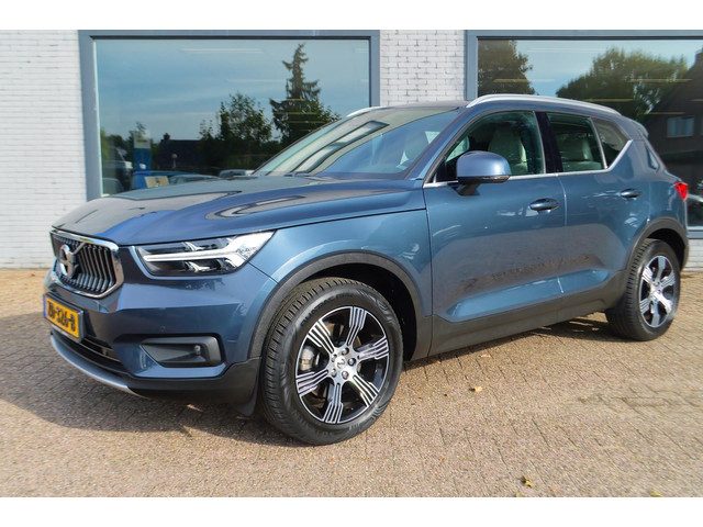 Volvo XC40 2.0 T4 Inscription | Wegklapbare trekhaak | Denim Blue + Beige leder | Stoelverwarming