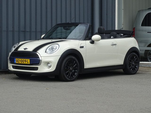 MINI Cooper Cabrio Mini 1.5 Pepper Serious Business