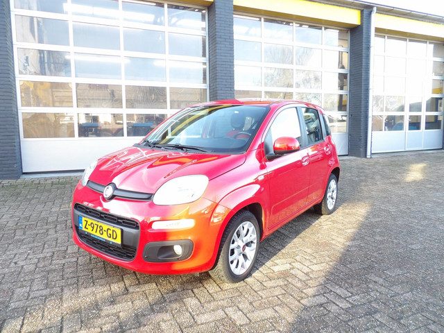 Fiat Panda 0.9 TwinAir Lounge / Rijklaarprijs / Allseasonbanden / Trekhaak