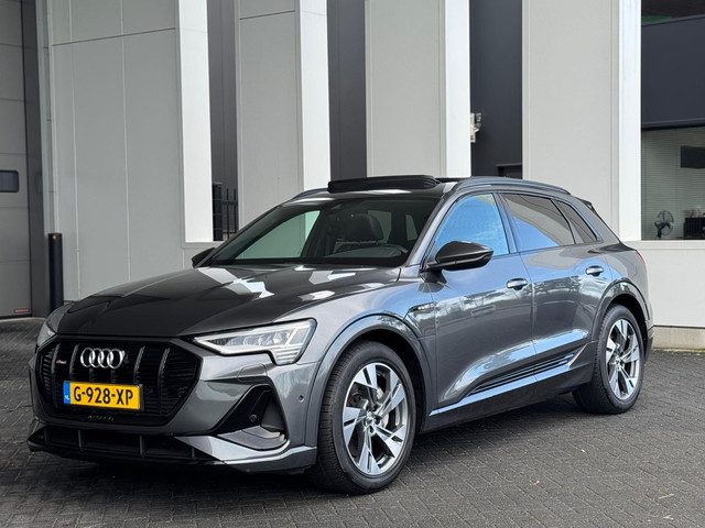 Audi e-tron E-tron quattro Launch edition Black 2x S - LINE, panoramadak, 1/2 lederen sportinterieur