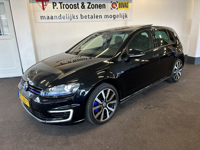 Volkswagen Golf 1.4 TSI GTE 204PK | Panoramadak | Lederen bekleding | Adaptieve cruise control | Key
