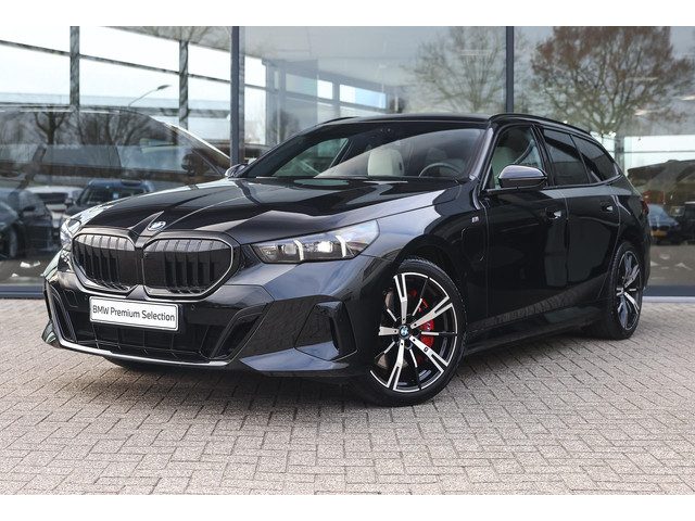 BMW 5 Serie touring 550e xDrive M Sport Automaat