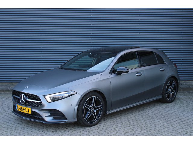 Mercedes-Benz A-Klasse 180 AMG Panoramadak Sfeerverlichting Camera Elektr.-Stoelen Leer/Alcantara