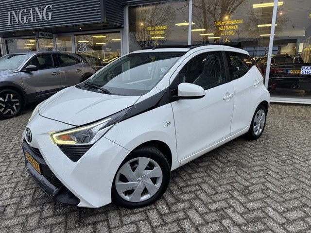 Toyota Aygo 1.0 VVT-i x-play limited edtion Opendak/Camera/Carplay