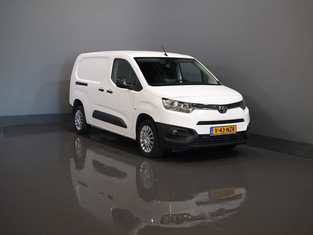Toyota ProAce CITY 1.5 130 pk Aut. L2 2x Schuifdeur/ 3 Pers./ Carplay/ Standkachel/ Airco/ Camera/ C
