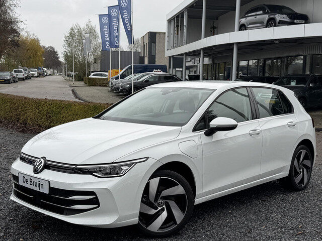 Volkswagen Golf 1.5 DSG eHybrid Style (grote accu)
